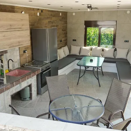 Tsiaras House زيوس ماماس