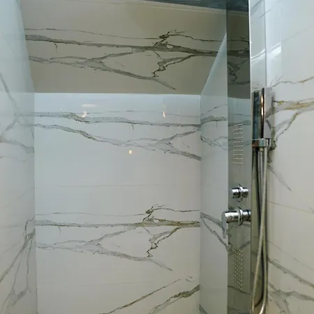 Tsiaras House بيت للعطل *